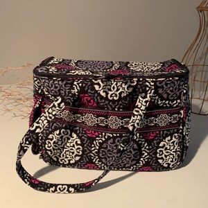 Vera Bradley Pet Carrier in Canterberry Magenta